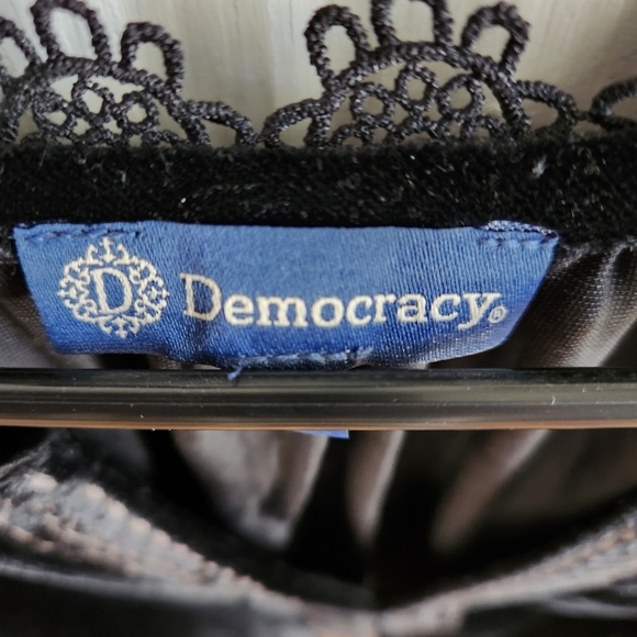 Democracy New Velvet Edwardian Detail Blouse - Picture 3 of 3